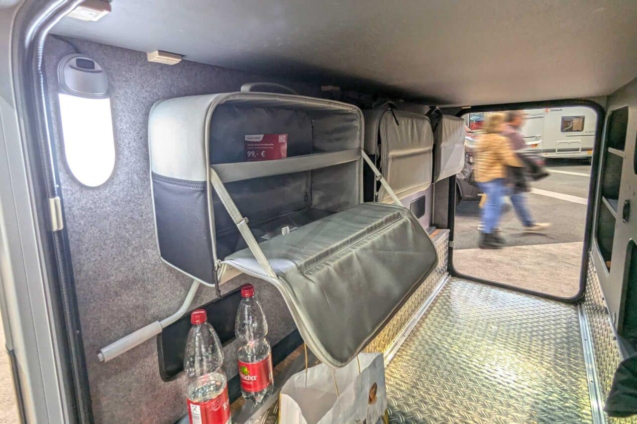 Preparado para todoterreno y para la vida en carretera: Dethleffs Globebus Performance 4x4 Primera Edición (2025) 7 dethleffs globebus performance 4x4 heckgarage