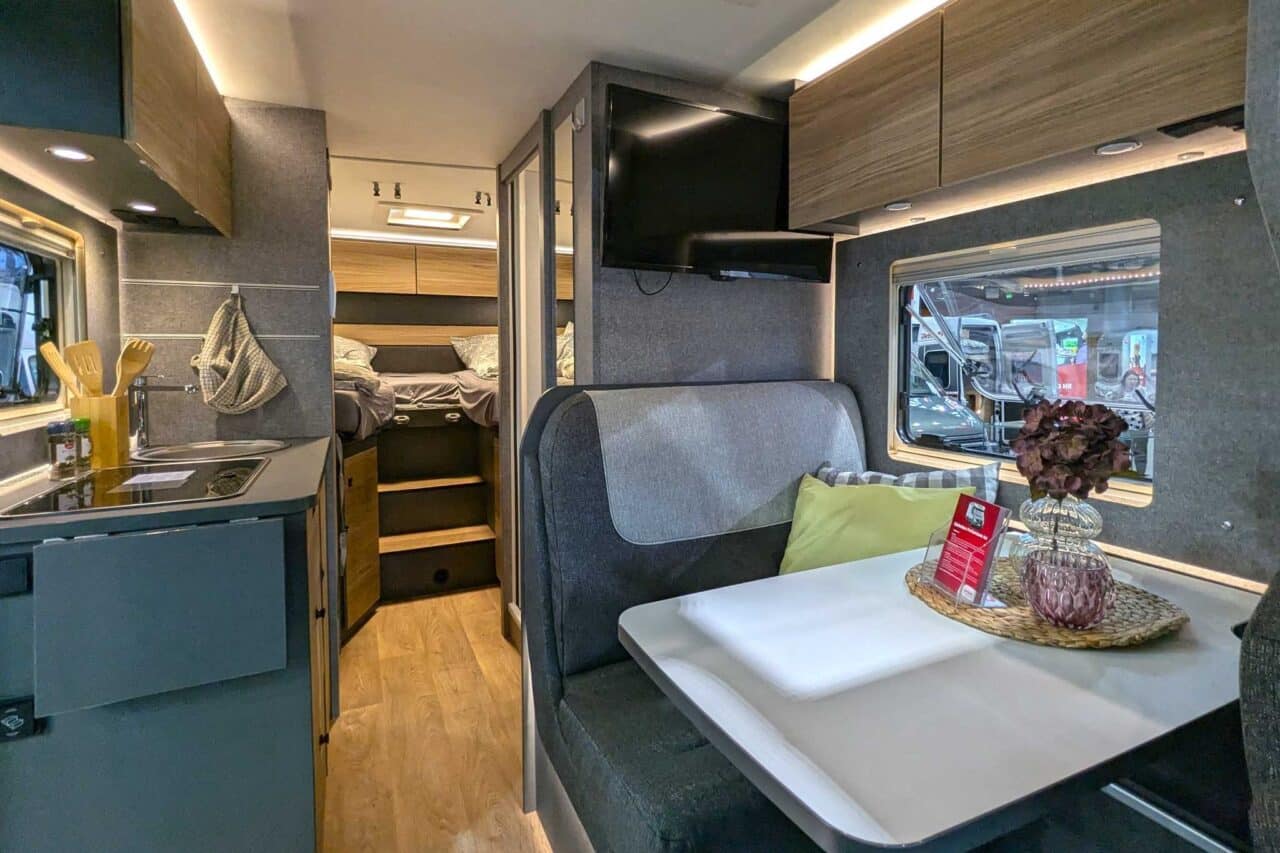 Preparado para todoterreno y para la vida en carretera: Dethleffs Globebus Performance 4x4 Primera Edición (2025) 4 dethleffs globebus performance 4x4 interieur